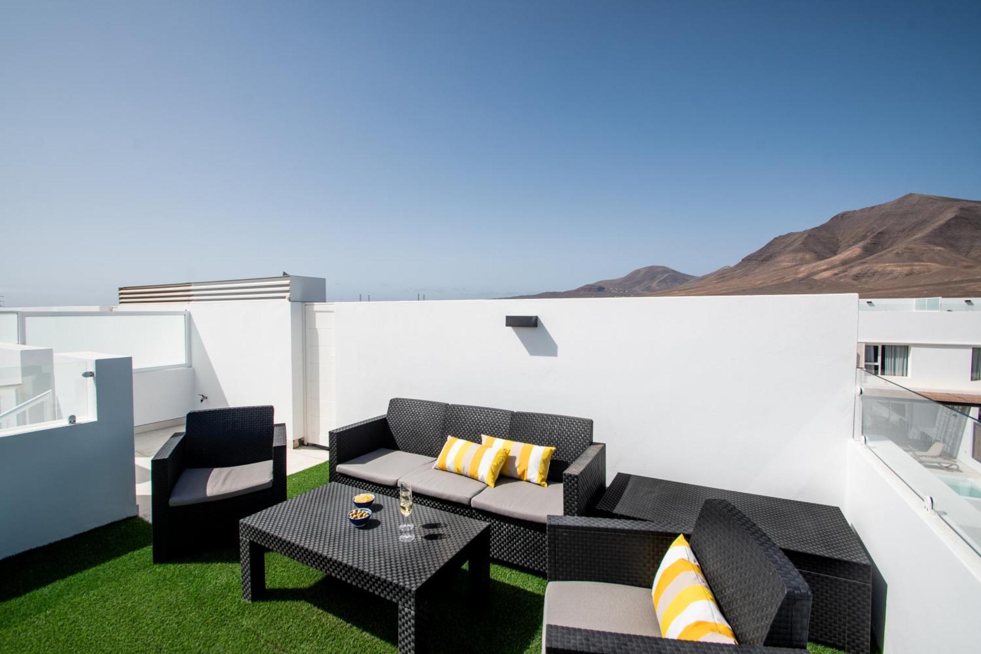 Serena Villa 38 - Heated Pool, Sea Views, Ac, High Speed Internet Playa Blanca  Exterior photo
